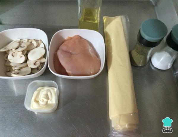 Recette de pâte feuilletée farcie au poulet - Étape 1