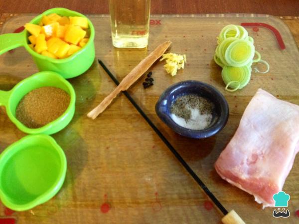 Brochettes de porc avec recette de chutney de mangue - Étape 1
