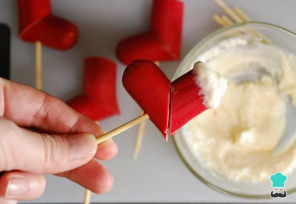 Recette d'apéritif de Noël : bottes de saucisse - Étape 6