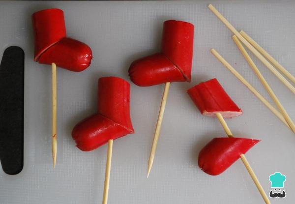 Recette d'apéritif de Noël : bottes de saucisse - Étape 4