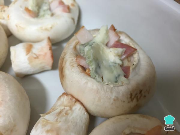 Recette de champignons farcis au bacon et au bleu - Étape 4