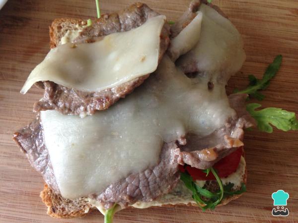 Recette de sandwich au boeuf et au fromage - Étape 7