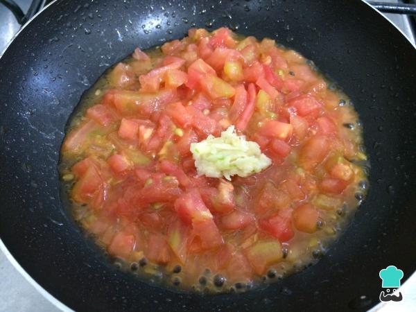 Recette de pâte feuilletée au thon et à la tomate - Étape 2