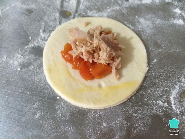 Recette de pâte feuilletée au thon et à la tomate - Étape 4