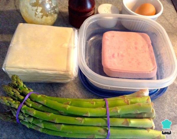 Recette d'asperges enveloppées dans une pâte feuilletée - Étape 1