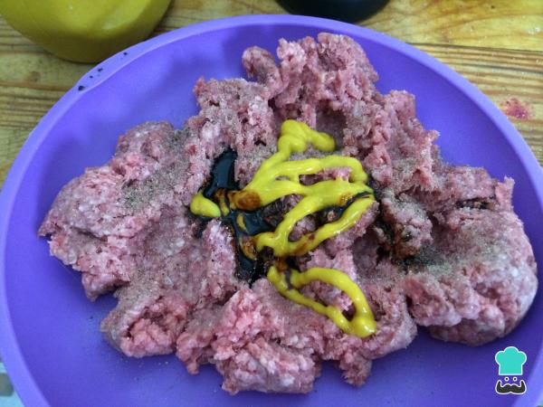 Recette de brochettes de boulettes de viande - Étape 2