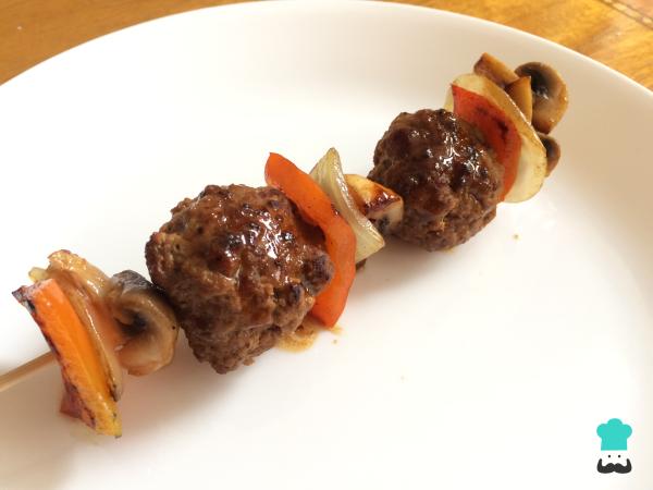 Recette de brochettes de boulettes de viande - Étape 5