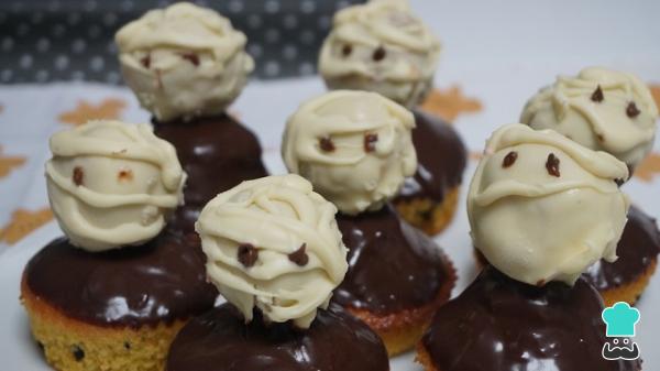 Recette de Cake Pops Momies au chocolat blanc pour Halloween