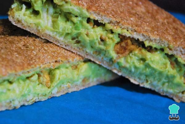 Recette de sandwich au poulet et à l'avocat