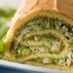 Recette de rouleau d'avocat à la sauce verte