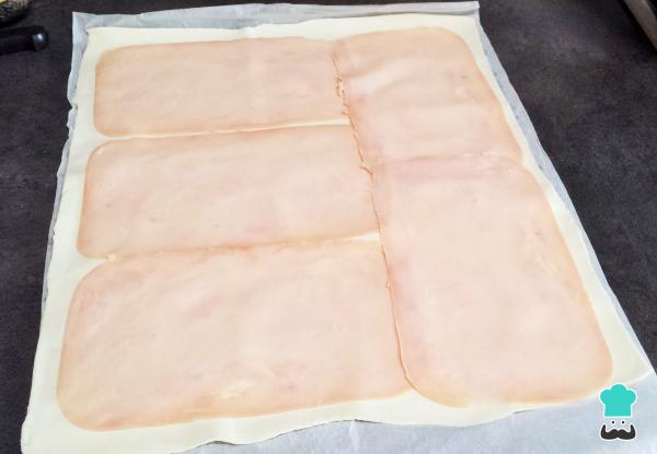 Recette de Pâte Feuilletée Farcie au Jambon et Fromage - Étape 1