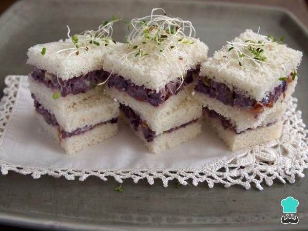 Recette de sandwich aux olives, raisins secs et pacanes