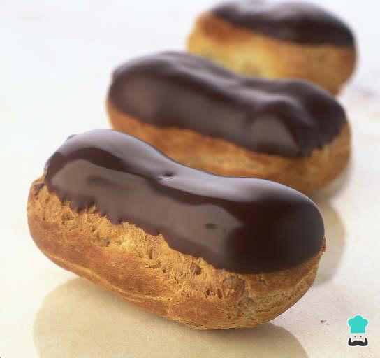 Recette des éclairs trempés dans le chocolat