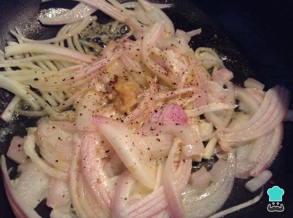 Recette d'empanadas au fromage et à l'oignon - Étape 4