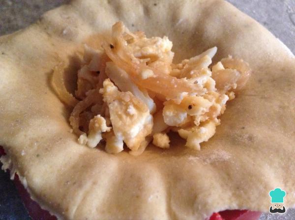 Recette d'empanadas au fromage et à l'oignon - Étape 12