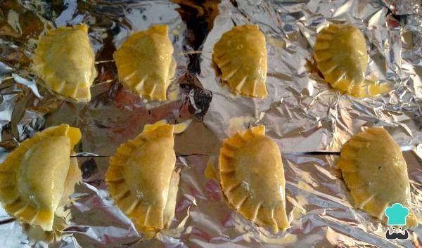 Recette d'empanadas au fromage et à l'oignon - Étape 16