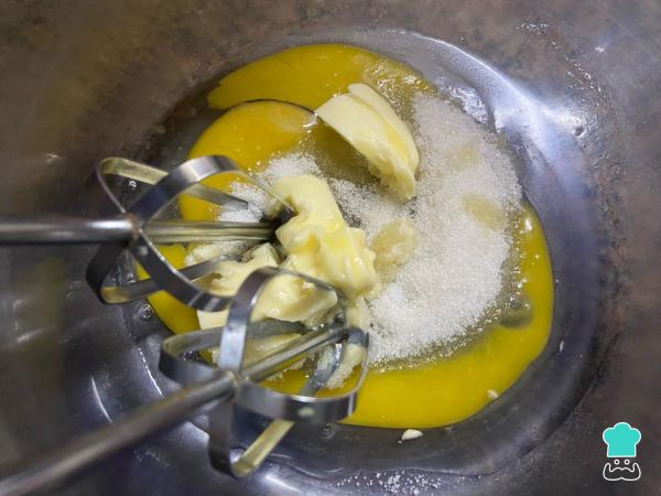 Recette de pain sucré à la farine auto-levante - Étape 1