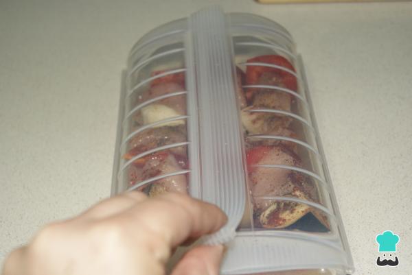 Recette de Brochette de poulet Lékué - Étape 6