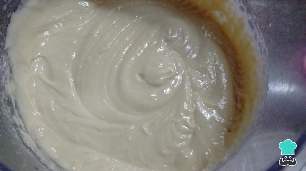 Recette de Gâteau au yaourt, aux pommes et aux noix - Étape 5