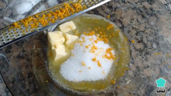 Recette de pain à la levure et à l'orange - Étape 1