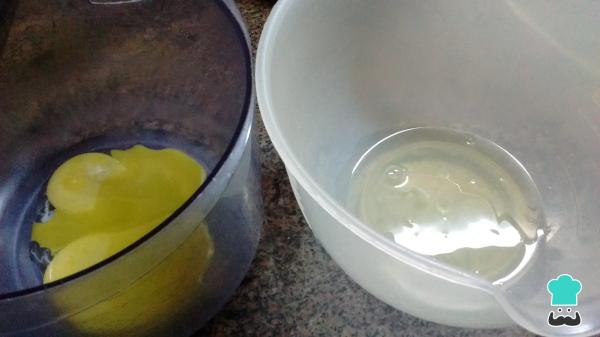 Recette de pain nuage sans farine - Étape 1