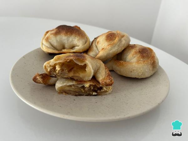 Recette d'empanadas au fromage et à l'oignon - Étape 6