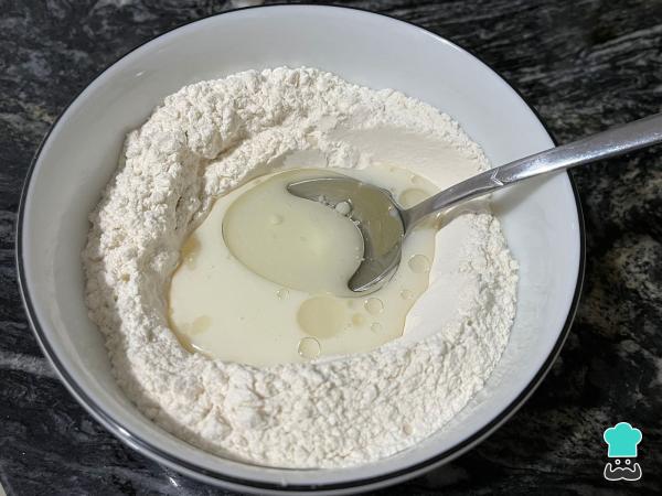 Recette de gâteaux frits moelleux - Étape 1