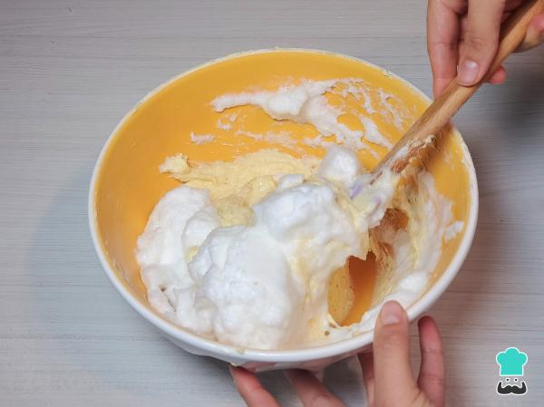 Recette Gâteau au yaourt et chocolat blanc - Étape 7