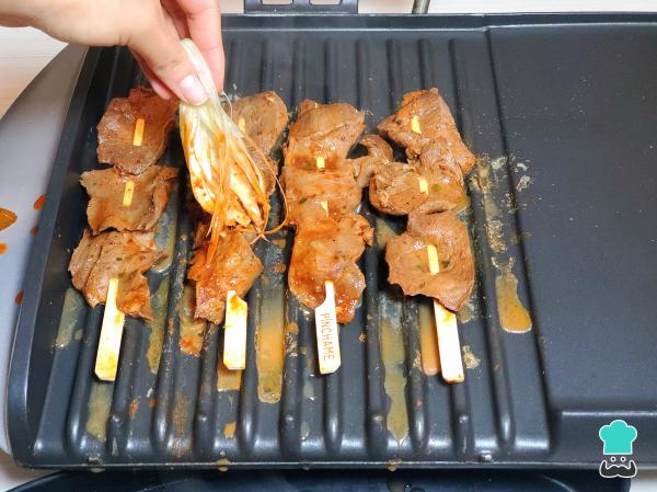 Recette des anticuchos péruviens - Étape 6