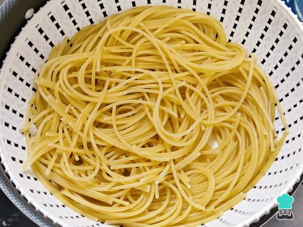 Recette de Spaghettis Verts au Poivron - Étape 1