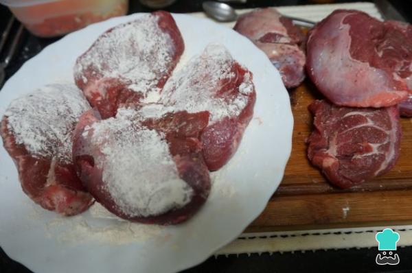 Recette Carrilleras au vin rouge de grand-mère - Étape 1