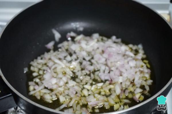 Recette de surlonge de porc en sauce aux champignons et oignon - Étape 2