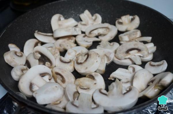 Recette de surlonge de porc en sauce aux champignons et oignon - Étape 6