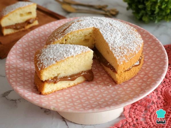 Recette de gâteau à l'éponge de crème de grand-mère