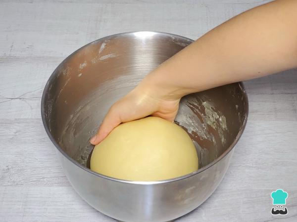 Recette du Pain des Morts farci au Nutella et aux fraises - Étape 4