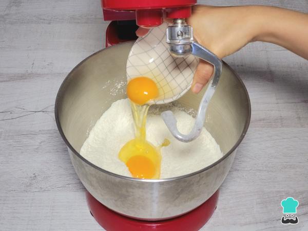 Recette du Pain des Morts farci au Nutella et aux fraises - Étape 1