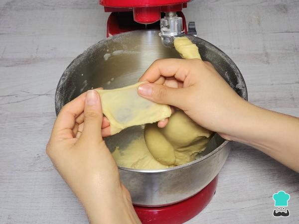 Recette du Pain des morts farci au Nutella et aux fraises - Étape 3