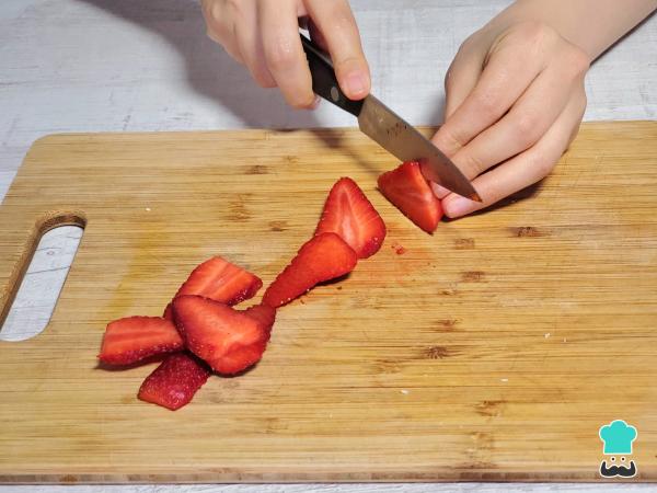 Recette du Pain des morts farci aux fraises et à la crème - Étape 10