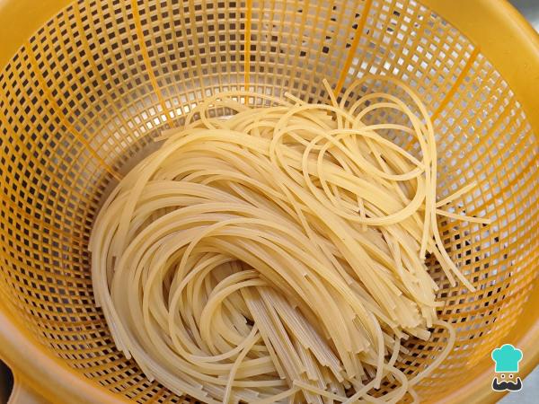 Recette de Spaghettis Verts au Poulet - Étape 1