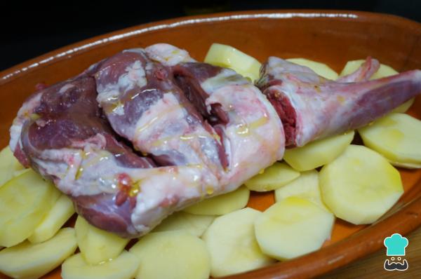 Recette Gigot d'agneau au four au vin blanc - Étape 2