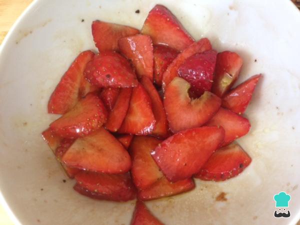 Recette de Salade de Roquette aux Fraises - Étape 5