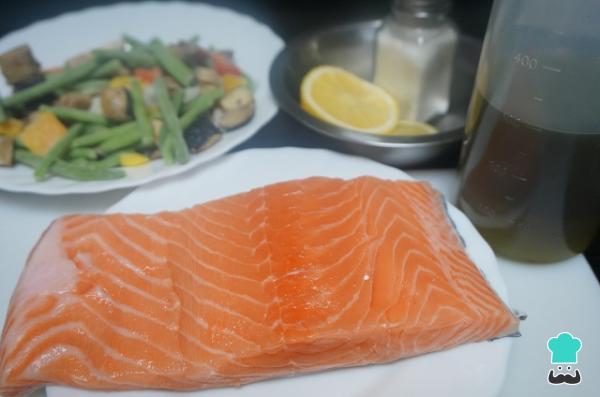 Recette de saumon au four au citron et légumes surgelés - Étape 1