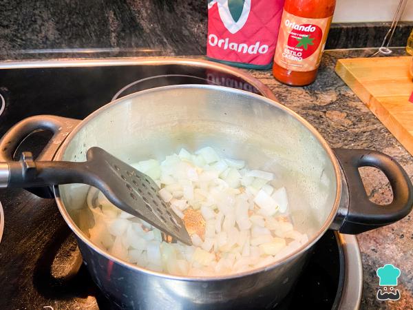 Recette de Boulettes de viande aux champignons et sauce tomate frite - Étape 8