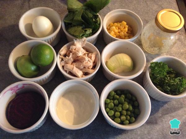 Recette de salade de poulet avec sauce au yaourt - Étape 1