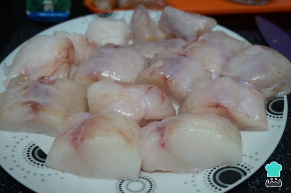 Recette de Lotte en sauce aux crevettes étape par étape - Étape 2