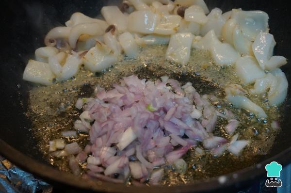 Recette de Lotte en sauce aux crevettes étape par étape - Étape 4