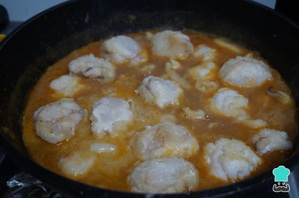 Recette de Lotte en sauce aux crevettes étape par étape - Étape 9