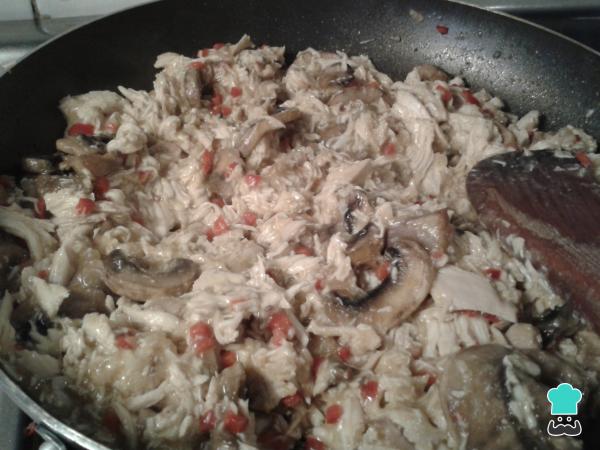 Recette d'empanadas au poulet et aux champignons - Étape 7