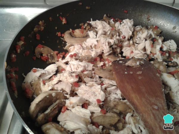 Recette d'empanadas au poulet et aux champignons - Étape 6