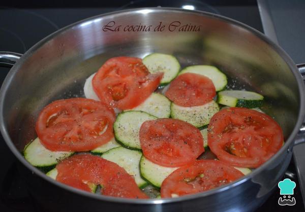 Recette de Merlu mijoté aux légumes - Étape 1